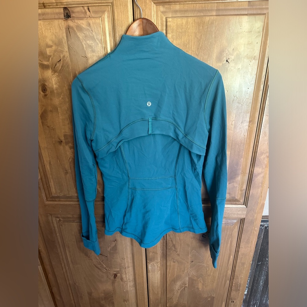 Lululemon Size 8 Define Jacket. Euc - image 3
